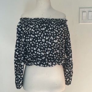 Brandy Melville off the shoulder top